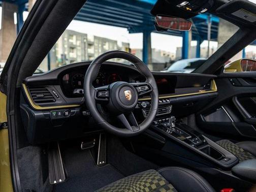 2026 Porsche 911 Carrera 4 GTS