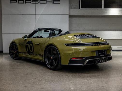 2026 Porsche 911 Carrera 4 GTS