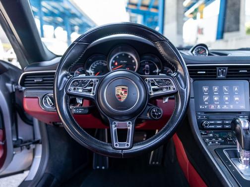 GT Silver Metallic 2017 Porsche 911 Turbo