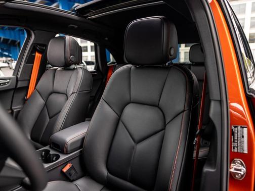 Papaya Metallic 2025 Porsche Macan Macan