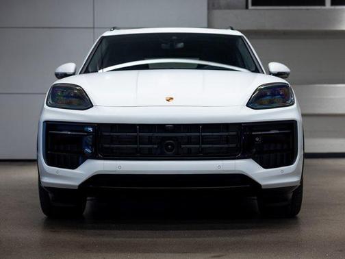 2025 Porsche Cayenne GTS