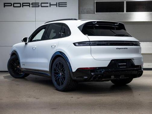 2025 Porsche Cayenne GTS