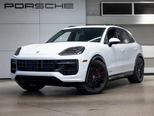 2025 Porsche Cayenne GTS