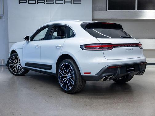 Carrara White 2026 Porsche Macan Macan