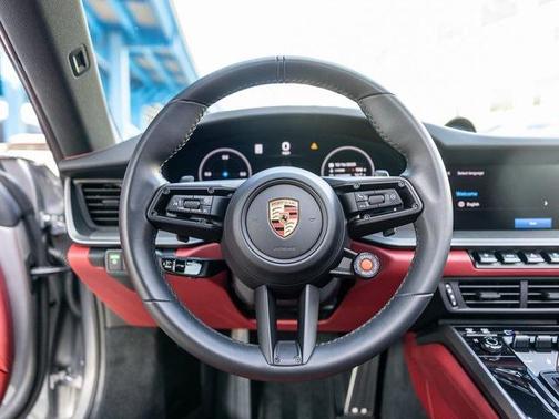 2025 Porsche 911 Carrera