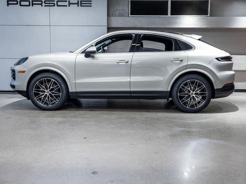 Cashmere Beige Metallic 2026 Porsche Cayenne Cayenne