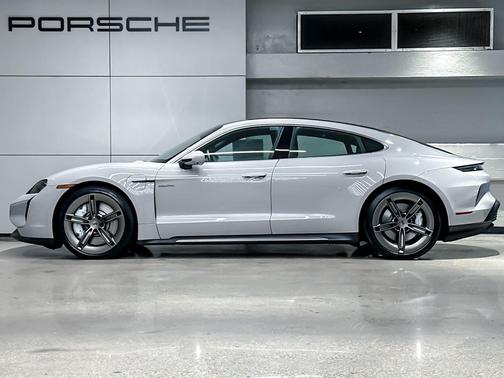 2025 Porsche Taycan Turbo