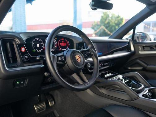 2024 Porsche Cayenne S
