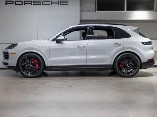 2024 Porsche Cayenne S