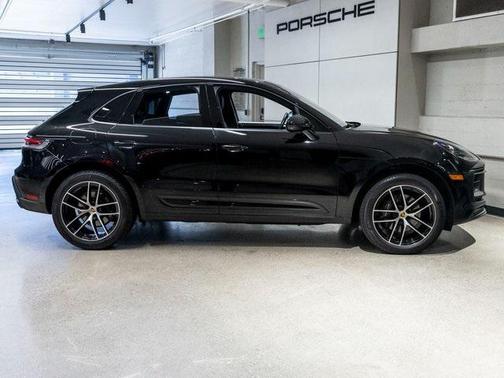 2022 Porsche Macan Base