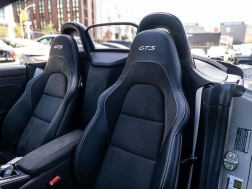 Chalk 2022 Porsche 718 Boxster GTS 4.0