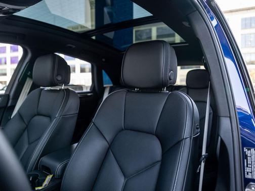 Blue Metallic 2026 Porsche Macan Macan