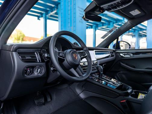 Blue Metallic 2026 Porsche Macan Macan