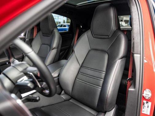 2023 Porsche Cayenne Turbo