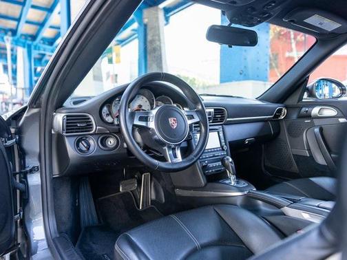 2011 Porsche 911 Carrera 4S