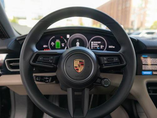 2025 Porsche Taycan 