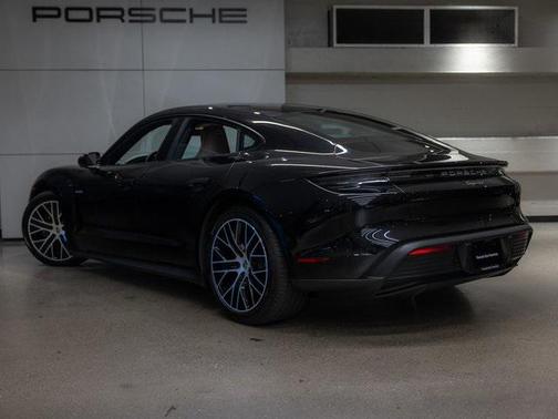 2025 Porsche Taycan 
