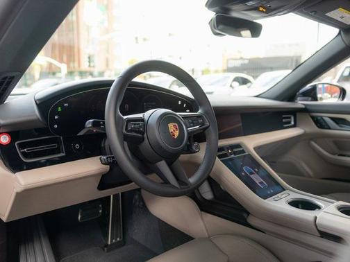 2025 Porsche Taycan 