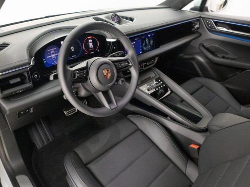 Ice Grey Metallic 2025 Porsche Macan Macan Electric 4