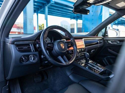 2023 Porsche Macan S