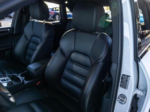 2023 Porsche Macan S