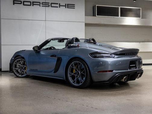 2024 Porsche 718 Spyder RS