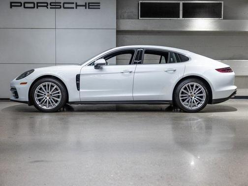 2017 Porsche Panamera 4S