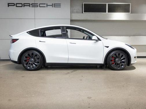 2022 Tesla Model Y Performance Dual Motor All-Wheel Drive