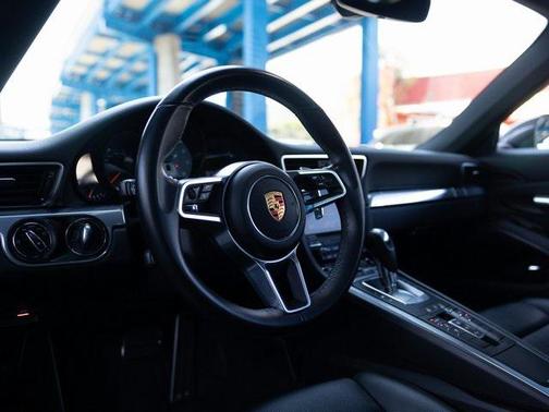 2019 Porsche 911 Carrera 4S