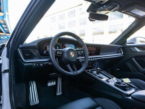 2026 Porsche 911 Carrera