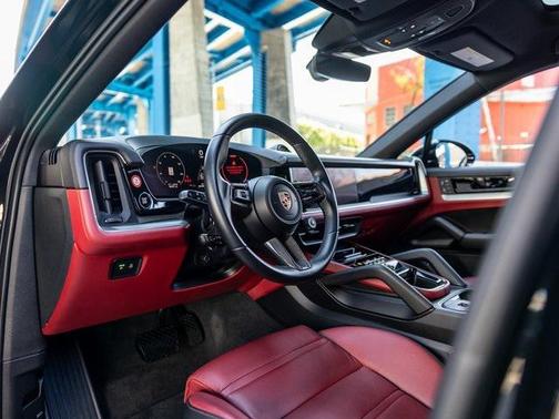 2024 Porsche Cayenne 