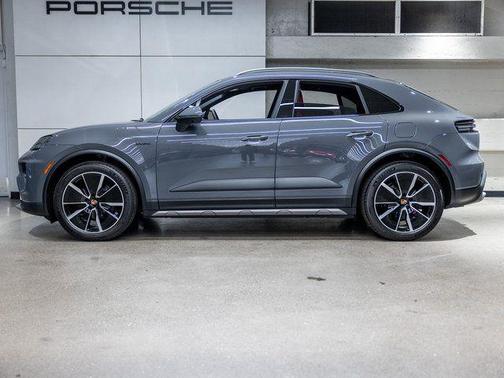 2025 Porsche Macan 