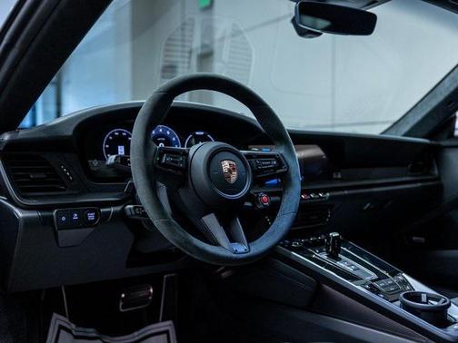 2025 Porsche 911 Carrera GTS