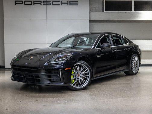 Jet Black Metallic 2026 Porsche Panamera 4