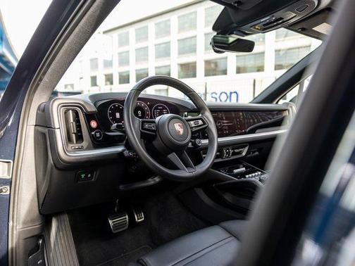 2025 Porsche Cayenne S