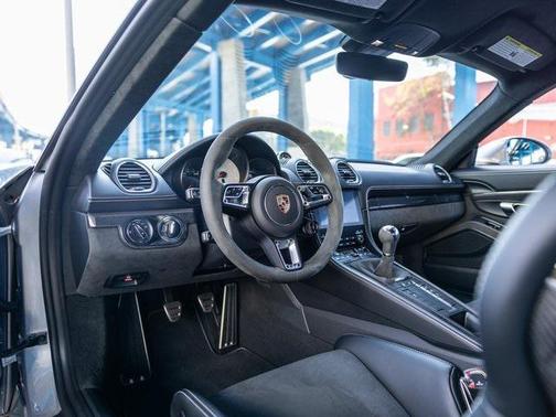 2025 Porsche 718 Cayman GTS 4.0