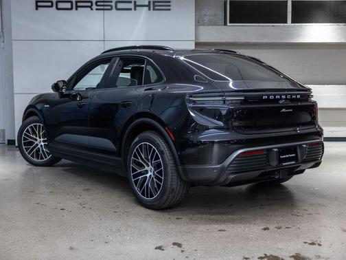 Jet Black 2025 Porsche Macan Macan Electric