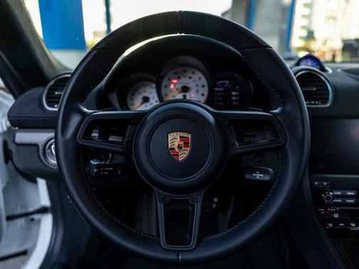 2025 Porsche 718 Cayman GT4 RS