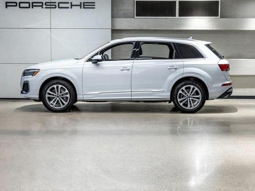 2025 Audi Q7 55 Premium Plus