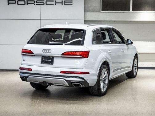 2025 Audi Q7 55 Premium Plus