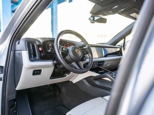 2024 Porsche Cayenne 