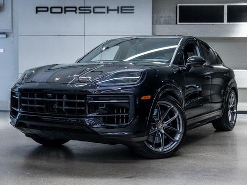 2025 Porsche Cayenne GTS