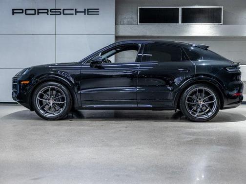2025 Porsche Cayenne GTS
