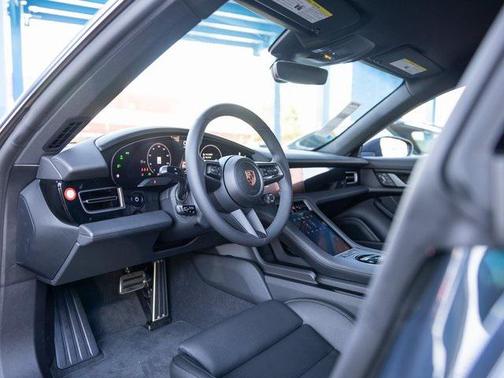 2025 Porsche Taycan 4