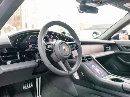 2025 Porsche Taycan 4