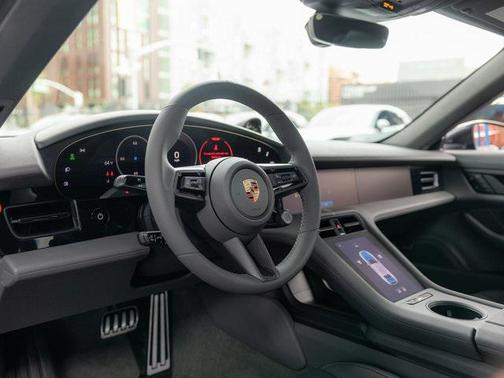 2025 Porsche Taycan 4
