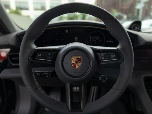 2025 Porsche Taycan 4