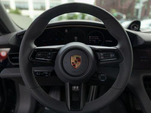 2025 Porsche Taycan 4