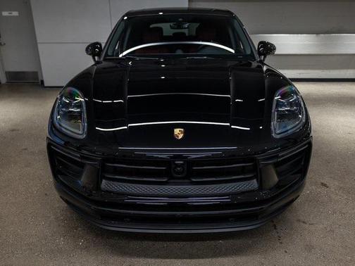 2025 Porsche Macan T