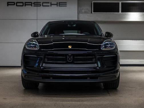 2025 Porsche Macan T